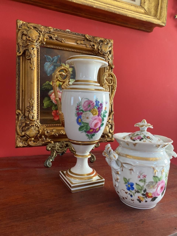 Antique French Old Paris Porcelain Vase with Hand-Painted Floral Bouquets and Gilt Bands on Square Plinth, 19th Century