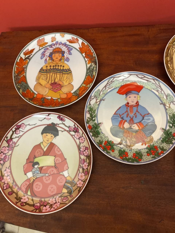 Set of Villeroy & Boch Collectible Decorative Plates, Children of the World Series, 1980s Germany