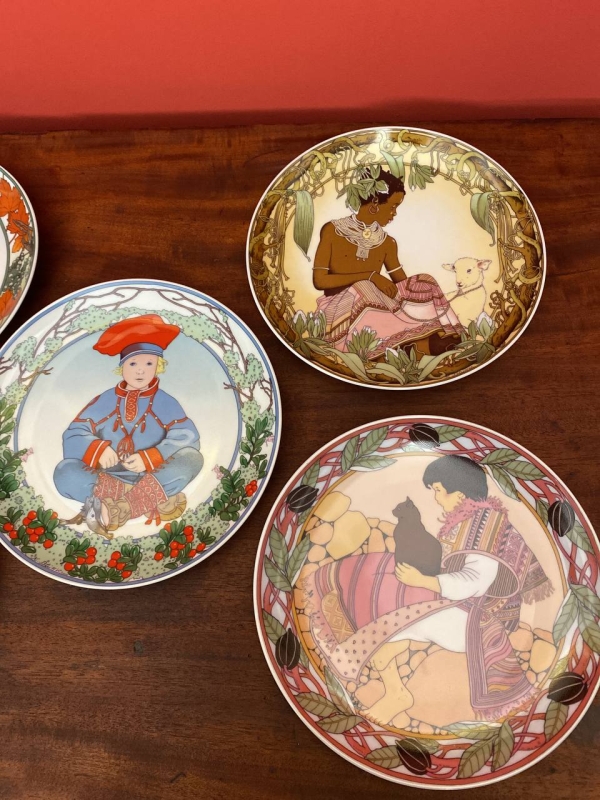 Set of Villeroy & Boch Collectible Decorative Plates, Children of the World Series, 1980s Germany
