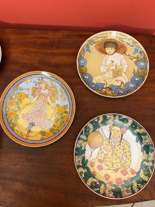 Set of Villeroy & Boch Collectible Decorative Plates, Children of the World Series, 1980s Germany
