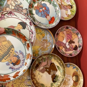 Set of Villeroy & Boch Collectible Decorative Plates, Children of the World Series, 1980s Germany