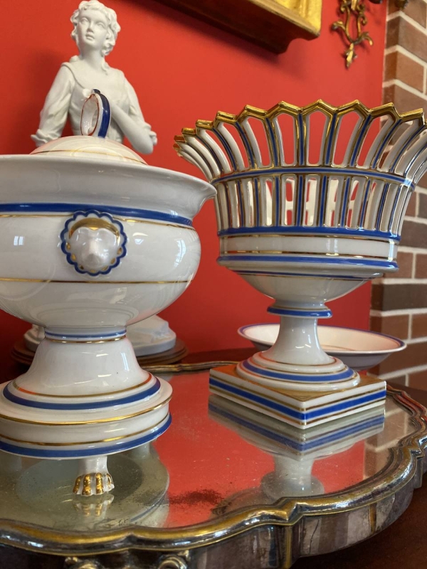 19th Century French Old Paris Dessert Service, 14 Pieces, with Openwork Fruit Vases and Covered Dessert Bowl