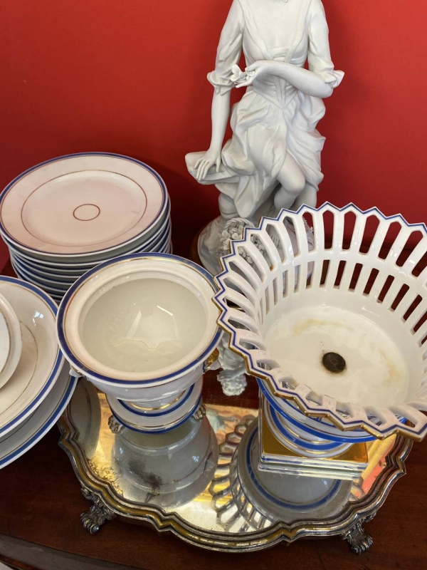 19th Century French Old Paris Dessert Service, 14 Pieces, with Openwork Fruit Vases and Covered Dessert Bowl