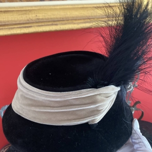Vintage 1920s–30s Art Deco Velvet Hat with Feathers