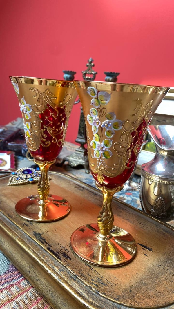 Luxurious Murano Red Glass Goblets with 24K Gold Decoration