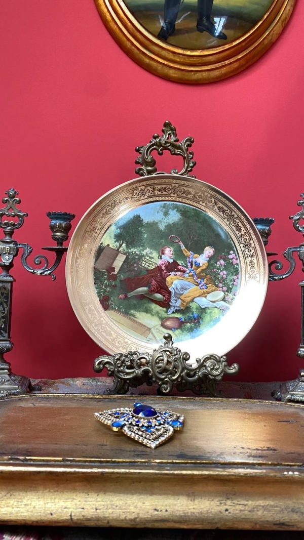 Bavarian Wall Plate with Gallant Scene