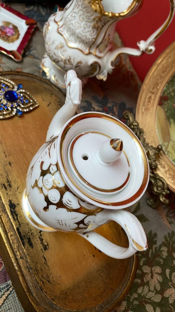"Old Paris" Empire-Style Tea/Coffee Pot