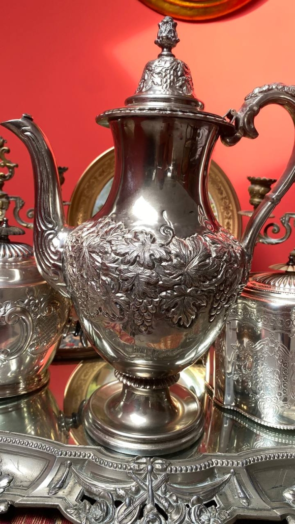 Large Antique Silver-Plated Coffee/Tea Pot