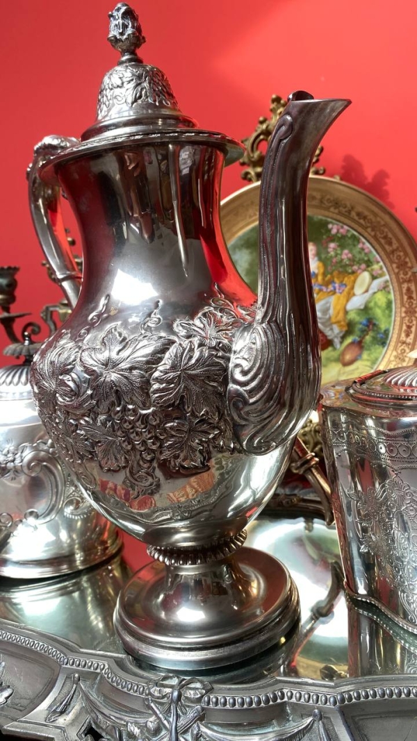Large Antique Silver-Plated Coffee/Tea Pot