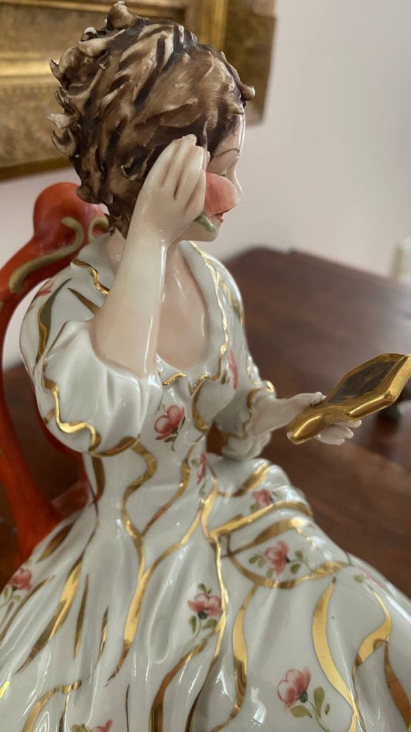 Capodimonte Figurine: Girl Looking in a Mirror