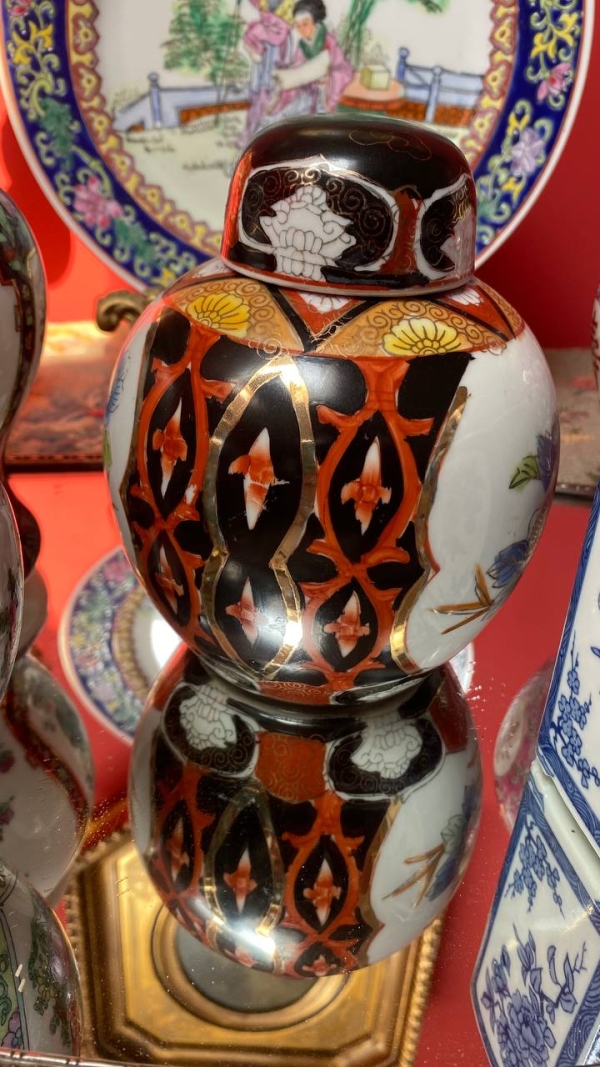 Vintage Chinese Vase with Brown Ornament and Gold