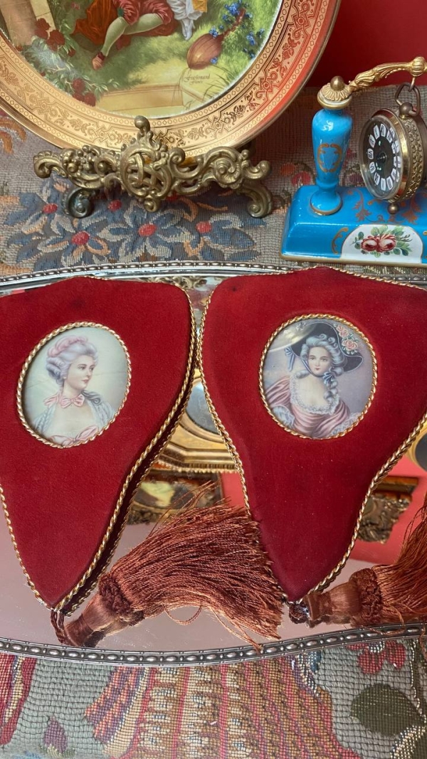 Vintage Italian Wall Pictures in Red Velvet