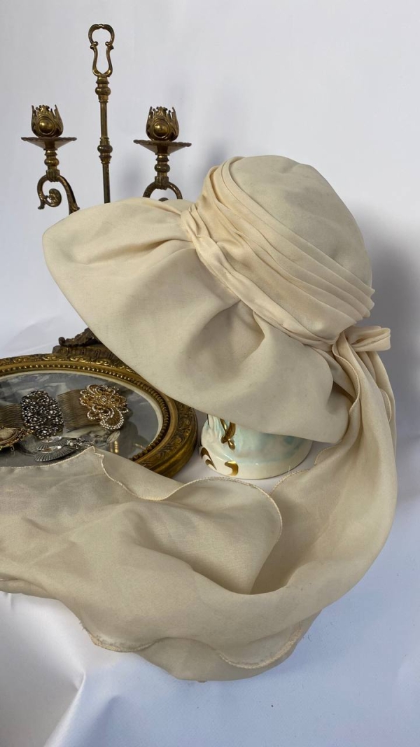 Vintage Cream Silk Cloche Hat with Scarf